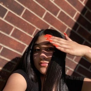 Meet your Posher, Danielle